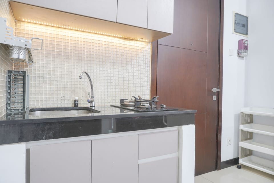 Apartment | Private kitchen | Full-size fridge, stovetop