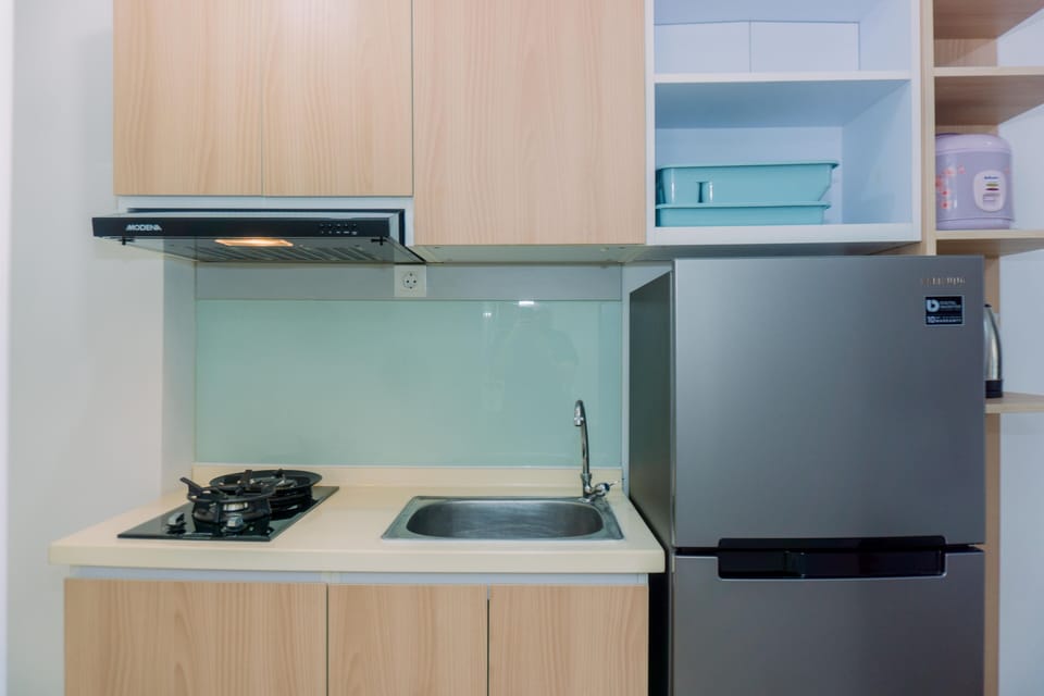 Studio | Private kitchen | Full-size fridge, stovetop