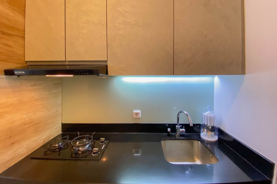 Studio | Private kitchen | Full-size fridge, stovetop