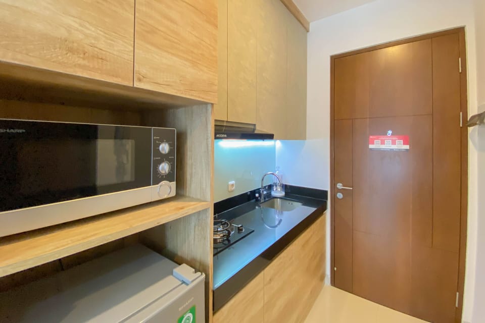 Studio | Private kitchen | Full-size fridge, stovetop