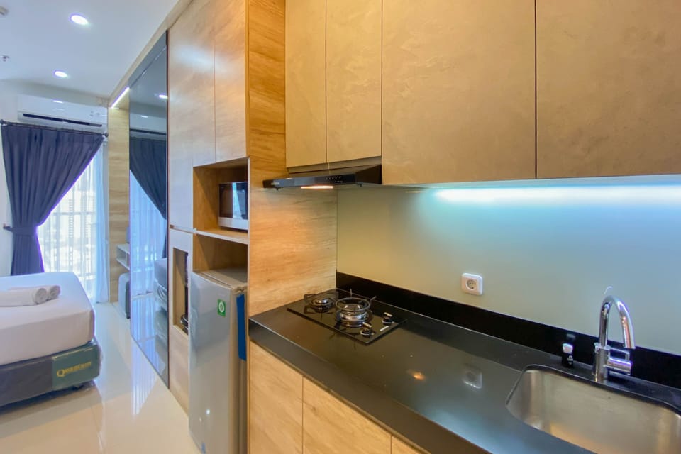 Studio | Private kitchen | Full-size fridge, stovetop