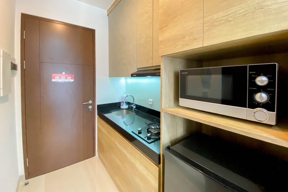 Studio | Private kitchen | Full-size fridge, stovetop