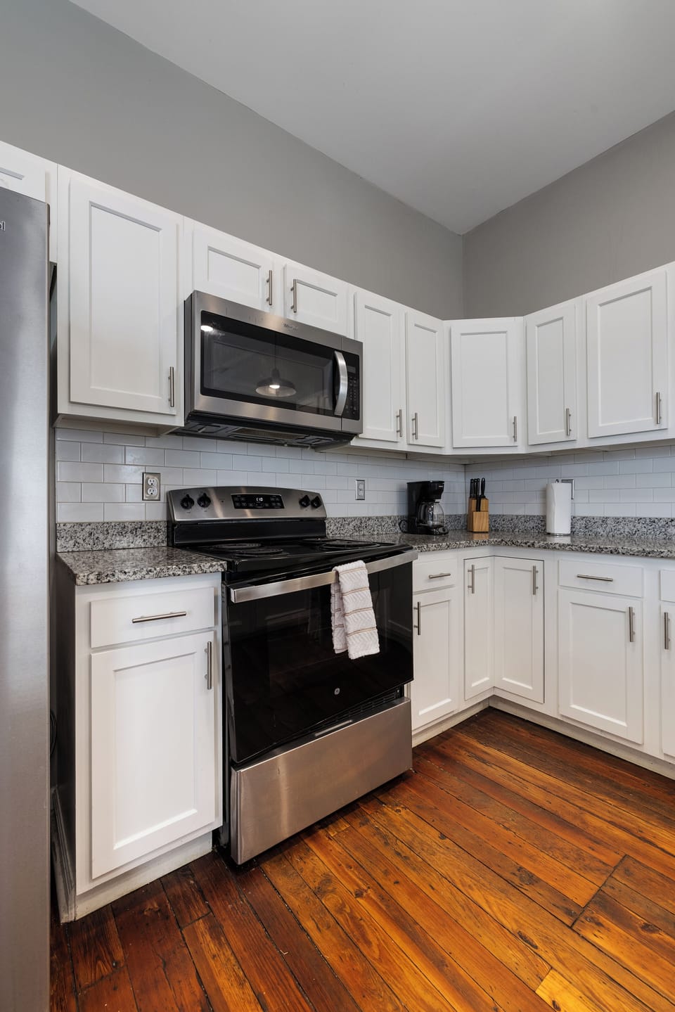 Apartment | Private kitchen | Fridge, microwave, stovetop, dishwasher