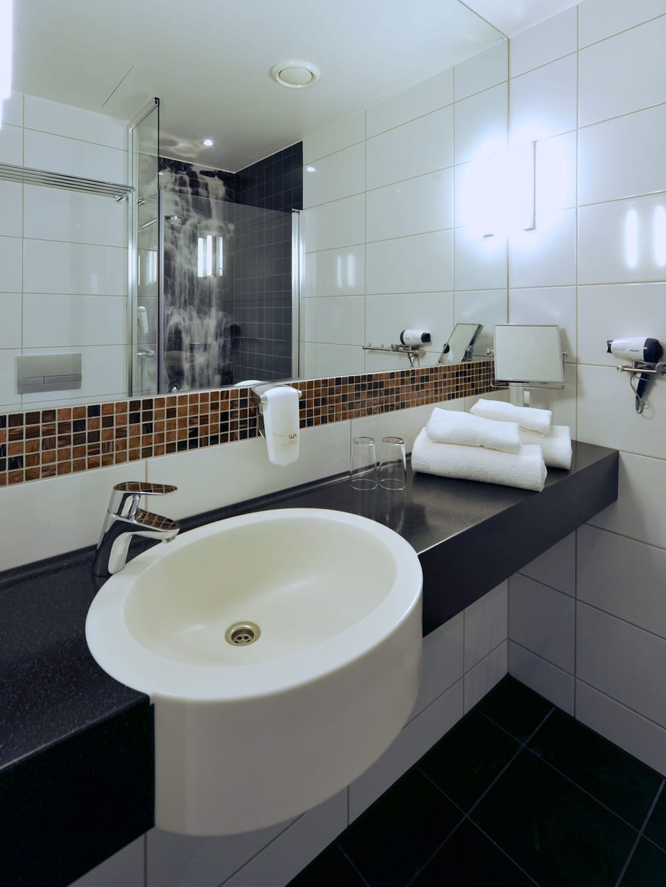 Shower, rainfall showerhead, hair dryer, heated floors