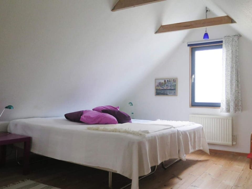House | 1 bedroom, individually furnished