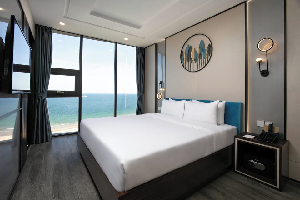 Grand Studio Suite, 1 King Bed, Non Smoking, Ocean View | View from room