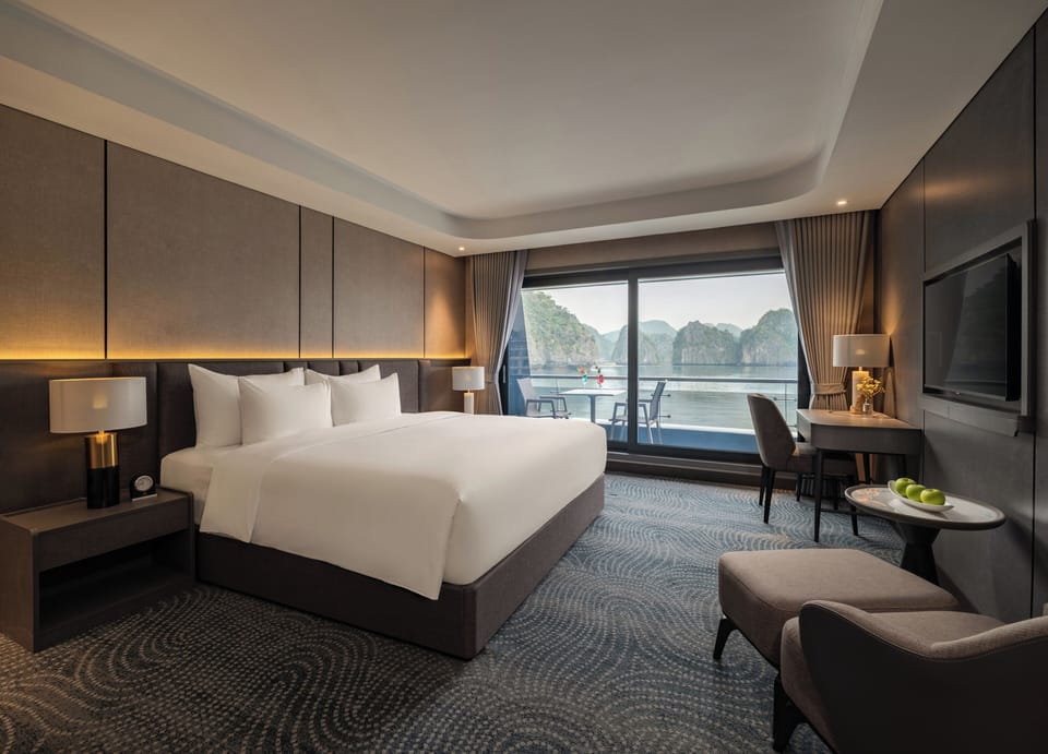 Junior Double Suite, Balcony | Minibar, WiFi (free)