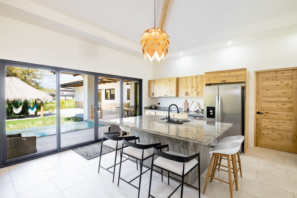 Welcome to our fully equiped kitchen – where recipes and stories are shared