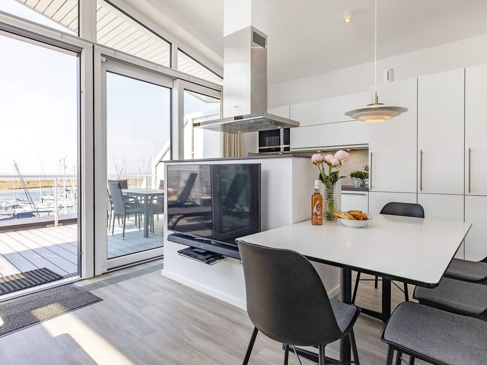 Apartment | Dining