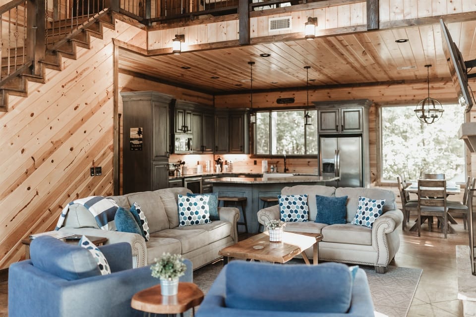 Discover the warmth of wood and the beauty of nature in this serene space.