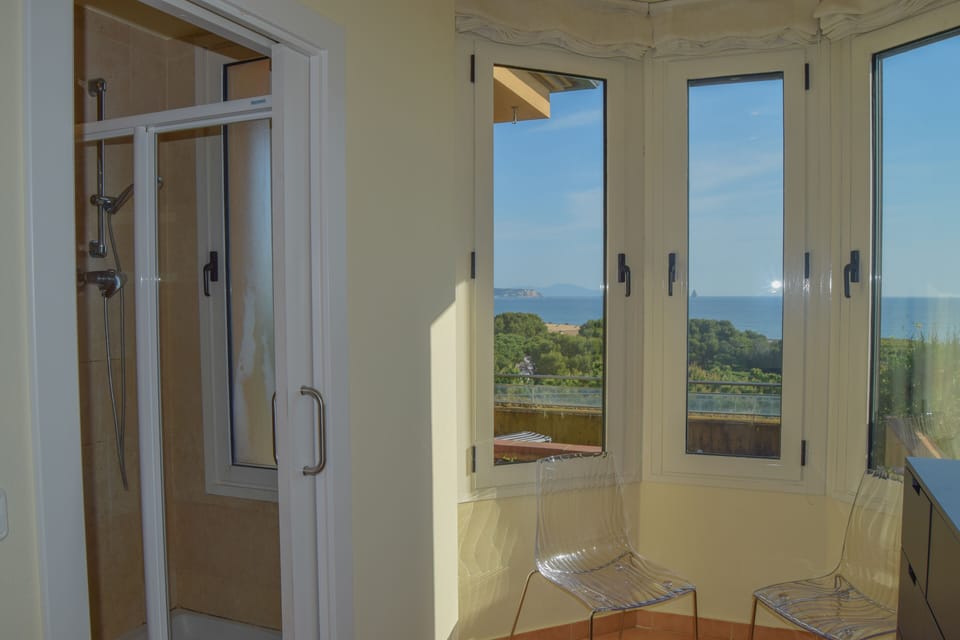 Apartment with a spectacular views,  Terrace with garden private.Comnmunity pool