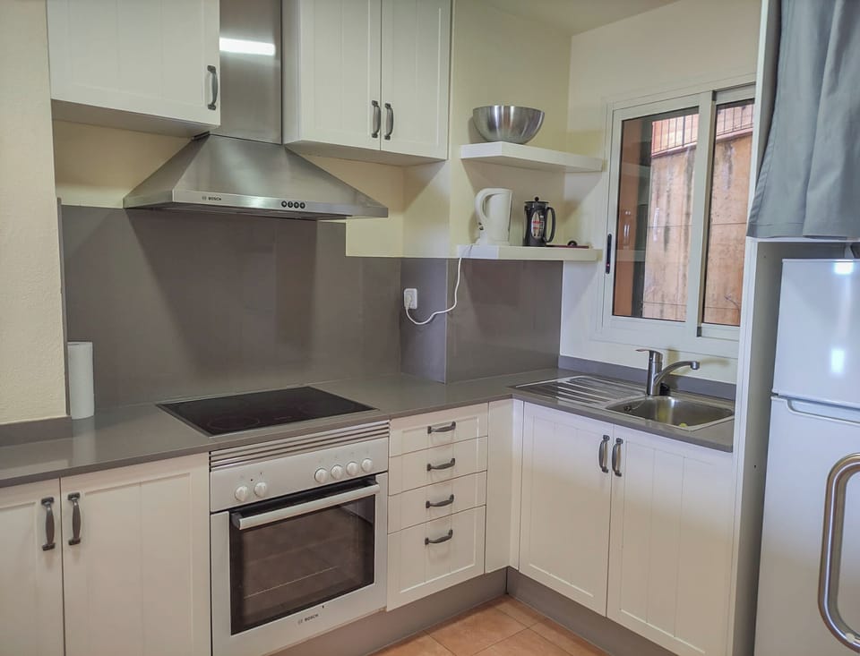 Apartment with a spectacular views,  Terrace with garden private.Comnmunity pool
