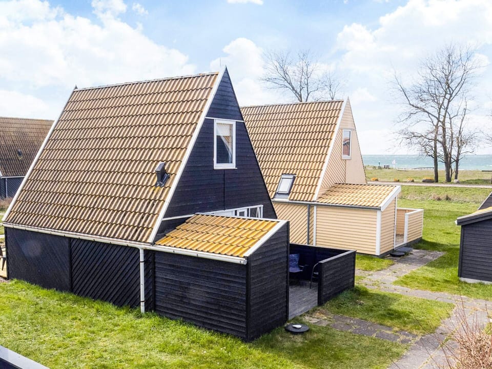 House | Water view