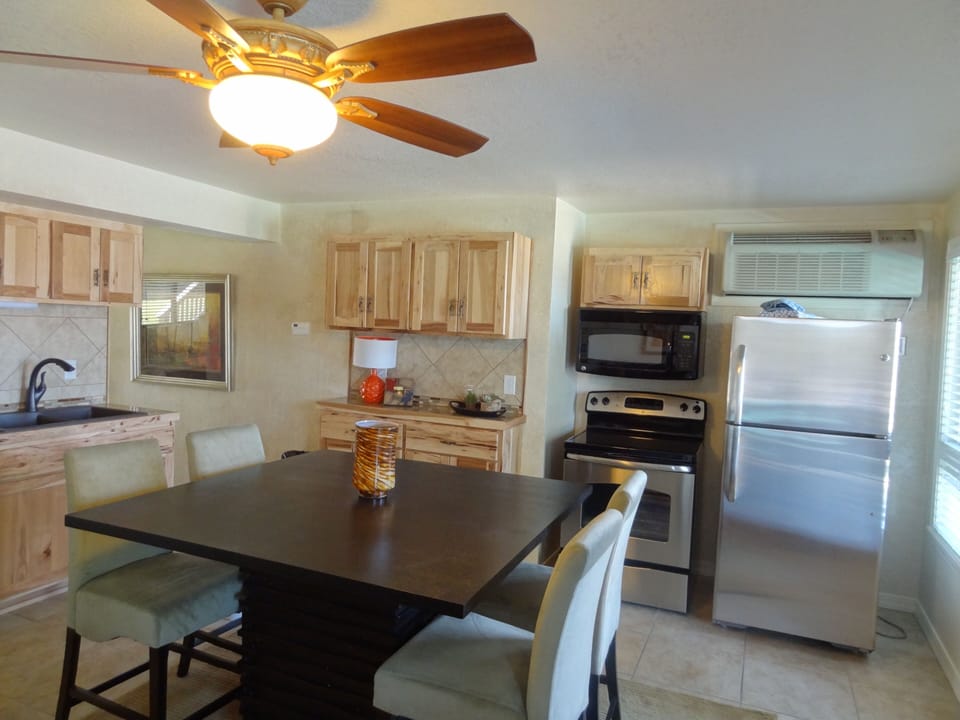 Room, 1 Bedroom | Private kitchen | Coffee/tea maker, fridge, toaster