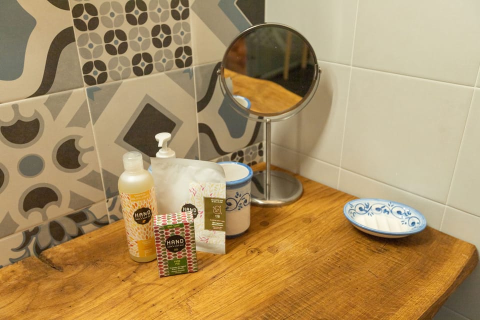 Bathroom amenities