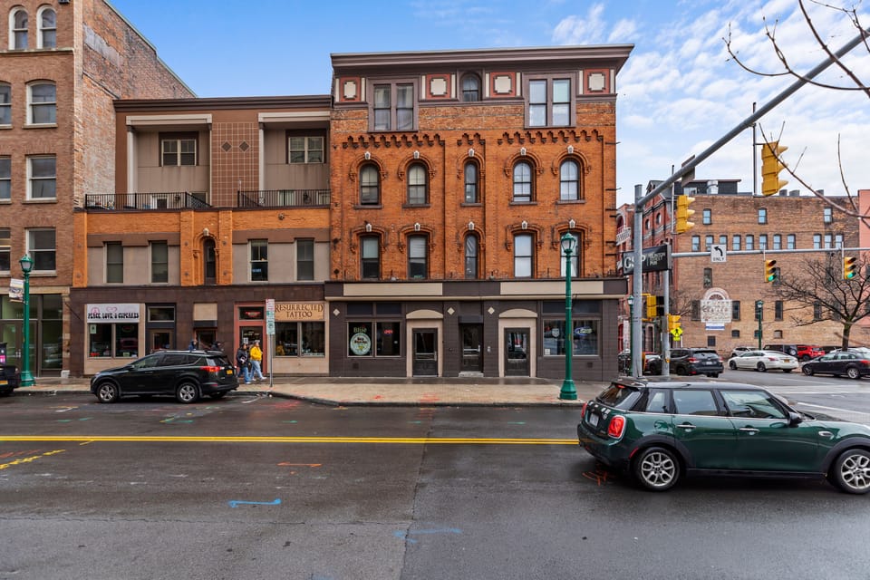 Street View. Sits on the corner of S Clinton St and W Fayette St in Downtown SYR