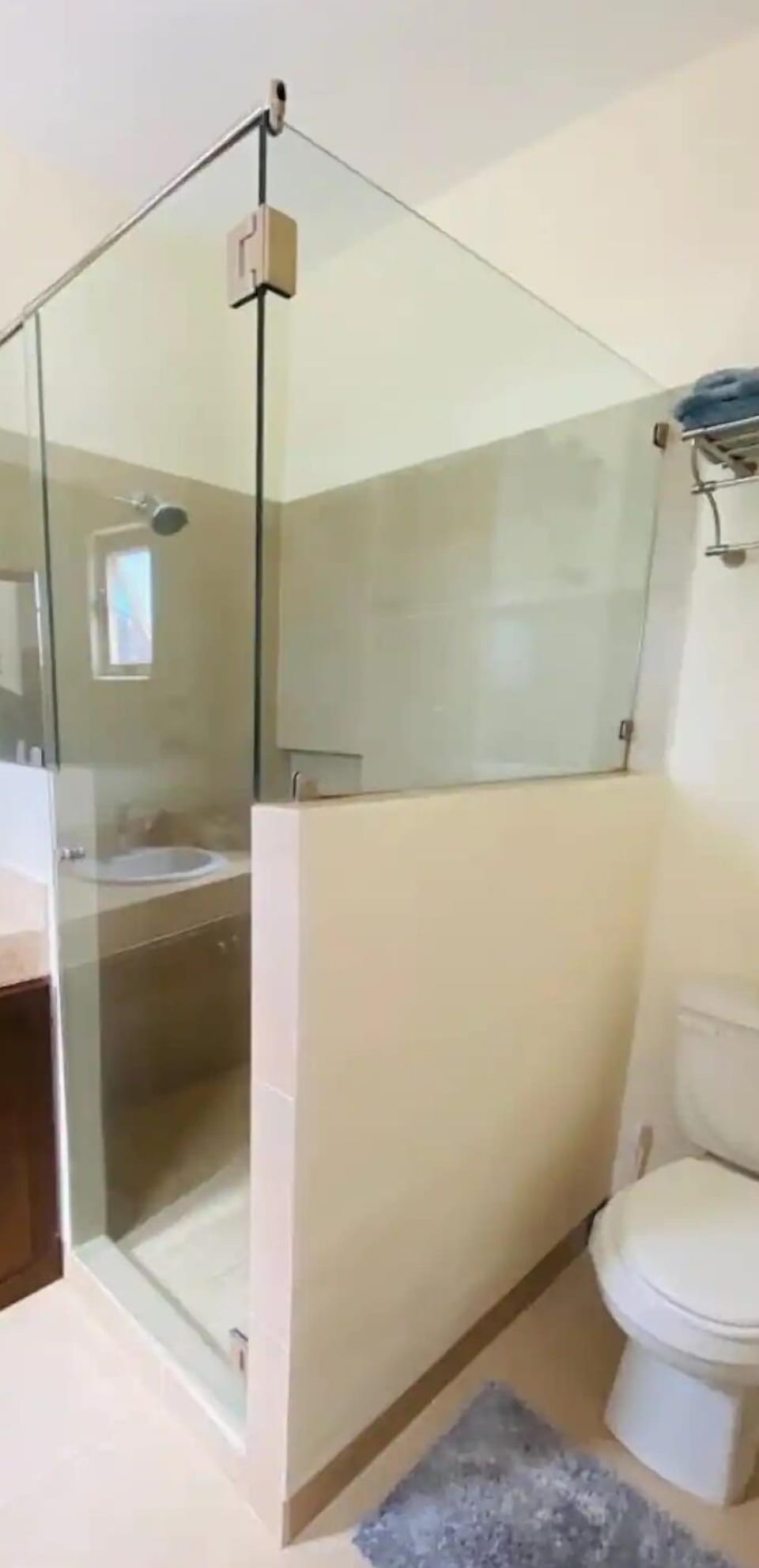 Family House | Bathroom | Shower, rainfall showerhead, towels