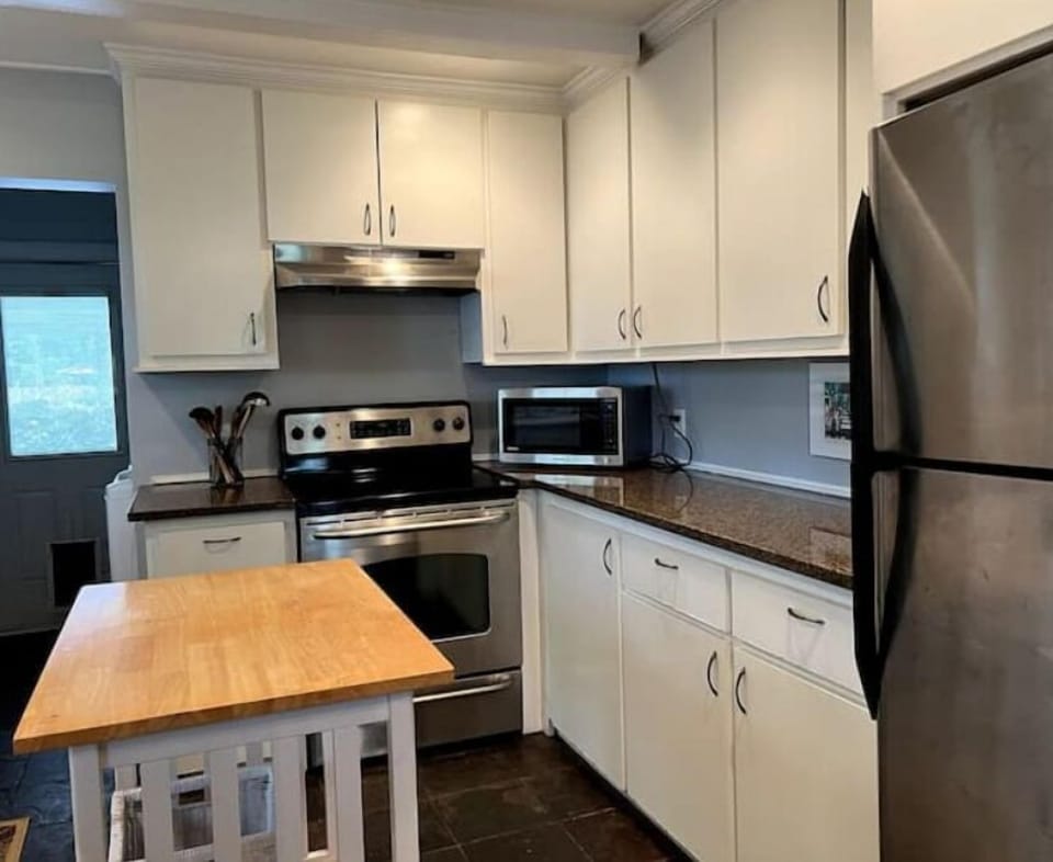Fully functional kitchen