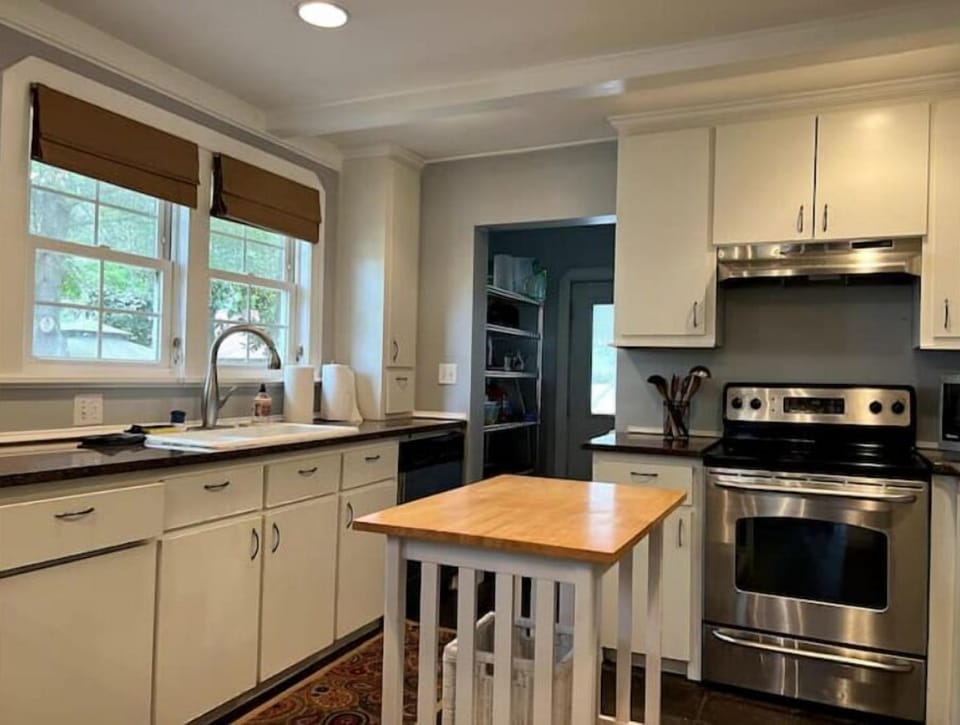 Fully functional kitchen