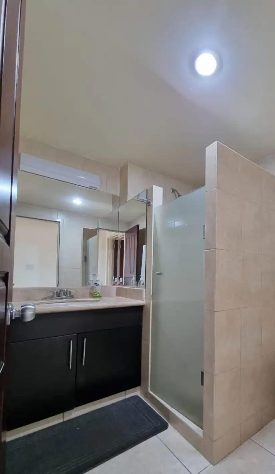 Classic Condo | Bathroom | Shower, rainfall showerhead