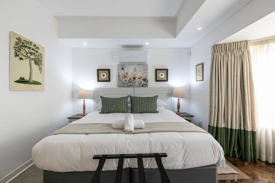 Business Double or Twin Room | Premium bedding, pillowtop beds, individually decorated