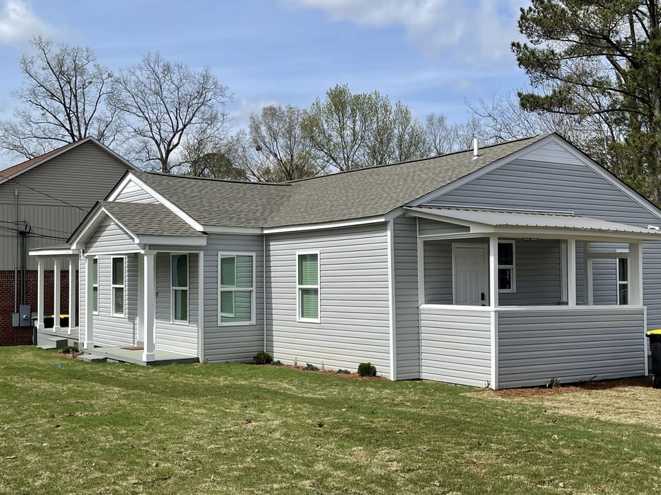 The outside of Color Blast Cottage