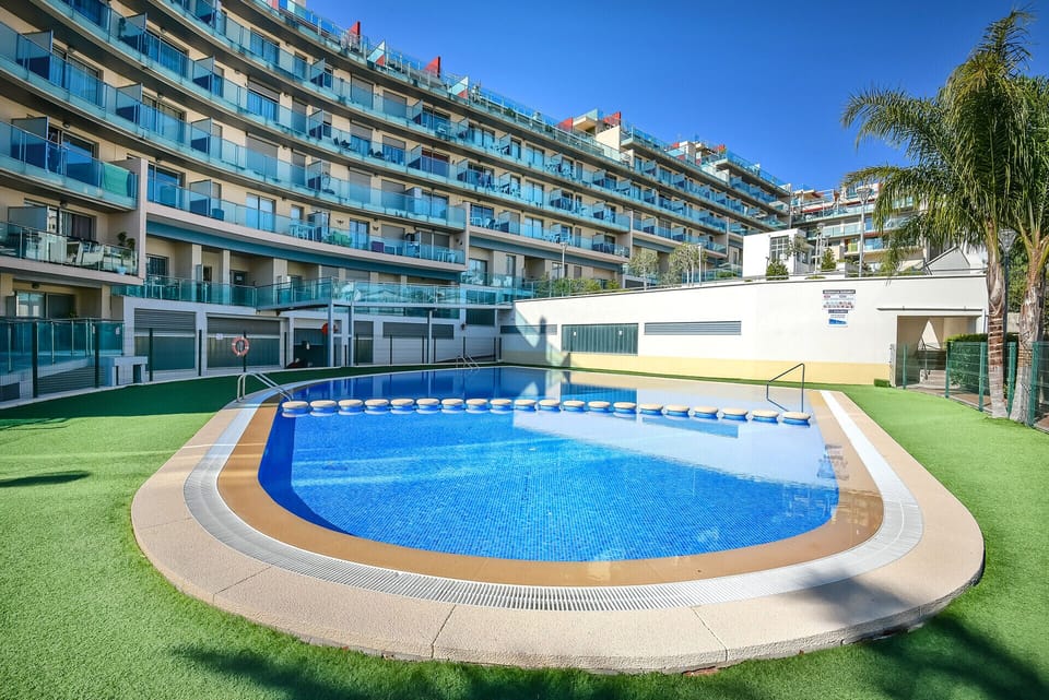 Swimming pool Borumbot Building 4 Sea Views