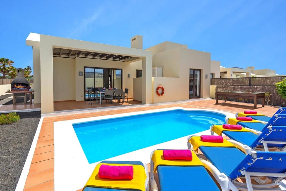 Villa Veraniego image