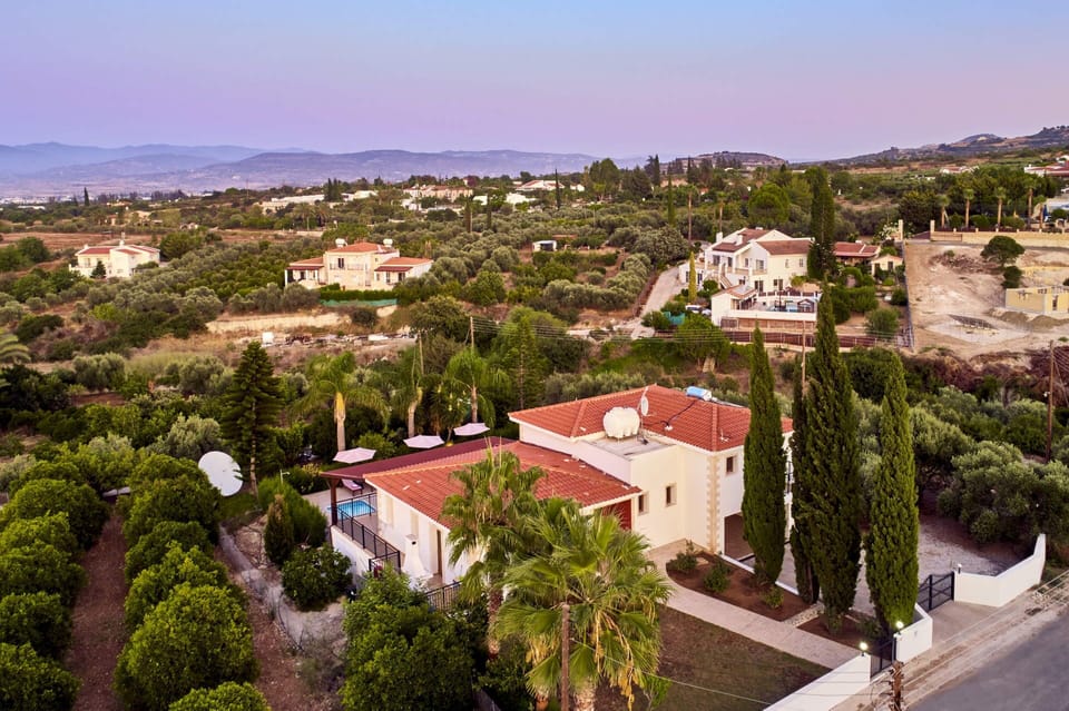 Villa Yiolani image