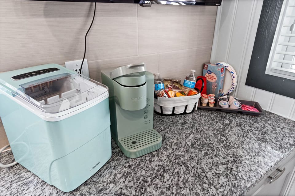 Ice Maker, Keriug, & Snack Bin