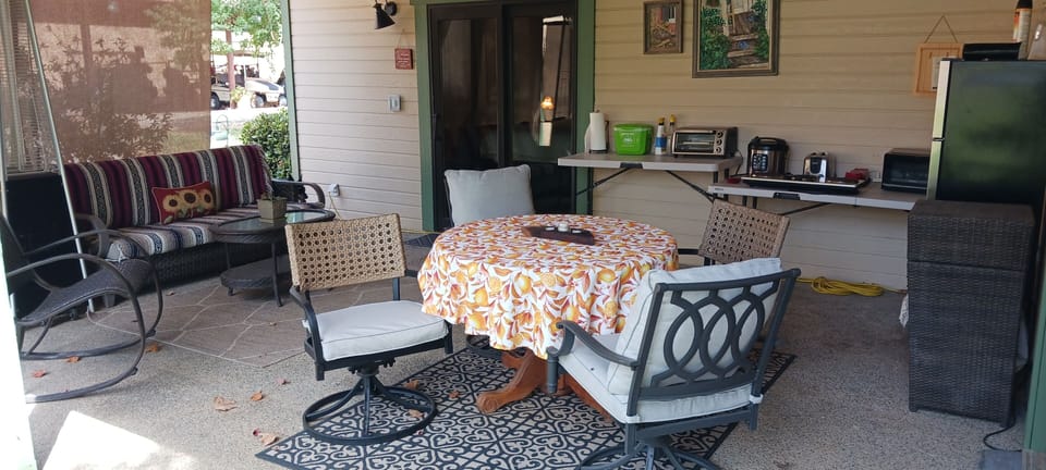 Outdoor dining