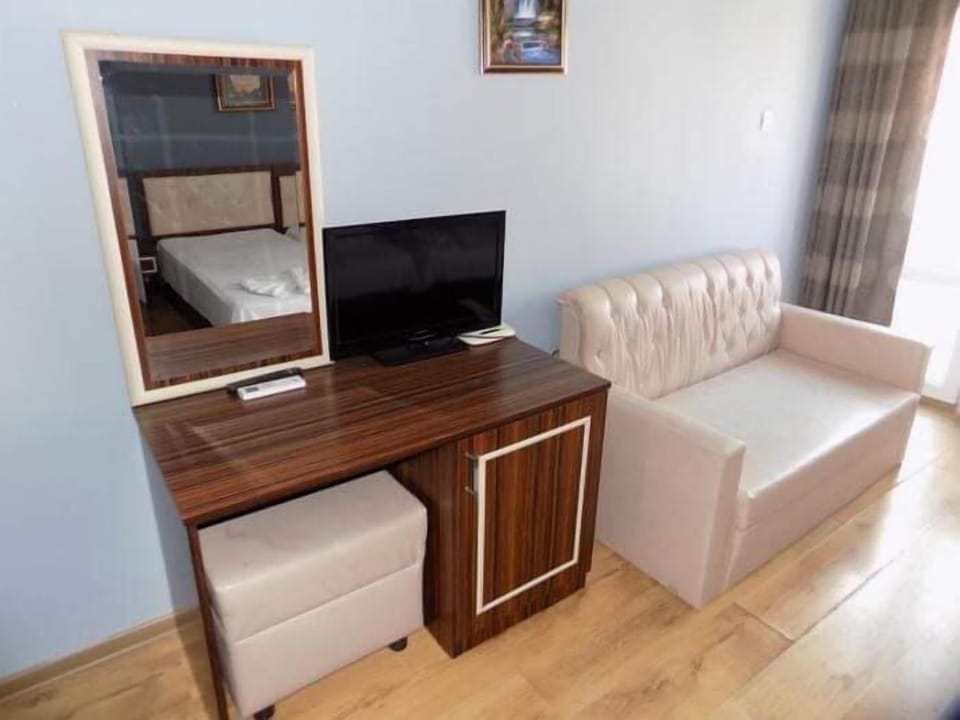 Desk, laptop workspace, iron/ironing board, free WiFi