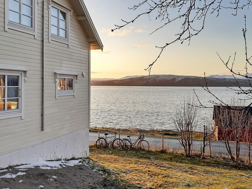 House | Water view