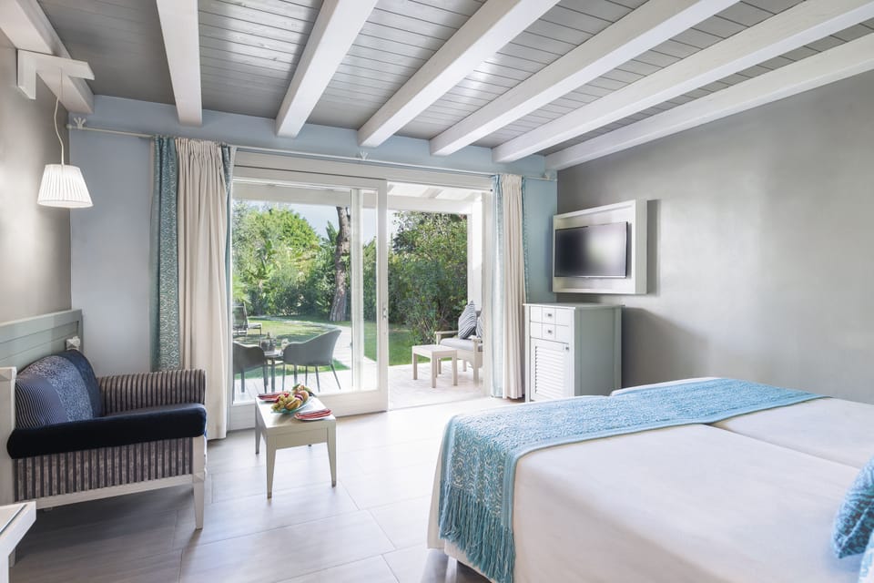 1 bedroom, premium bedding, minibar, in-room safe