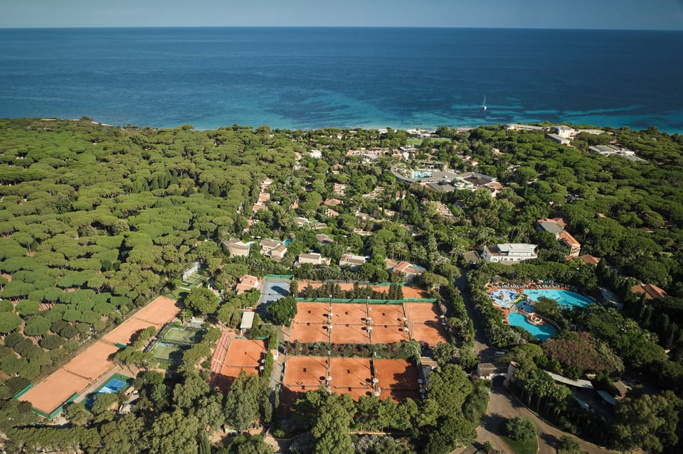 Tennis court