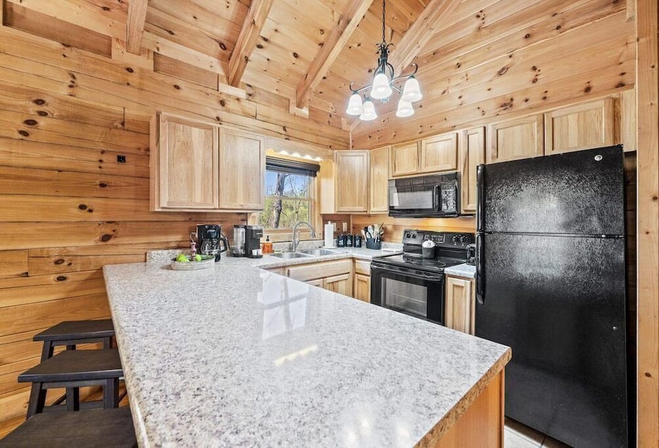 Happy Days' fully equipped kitchen