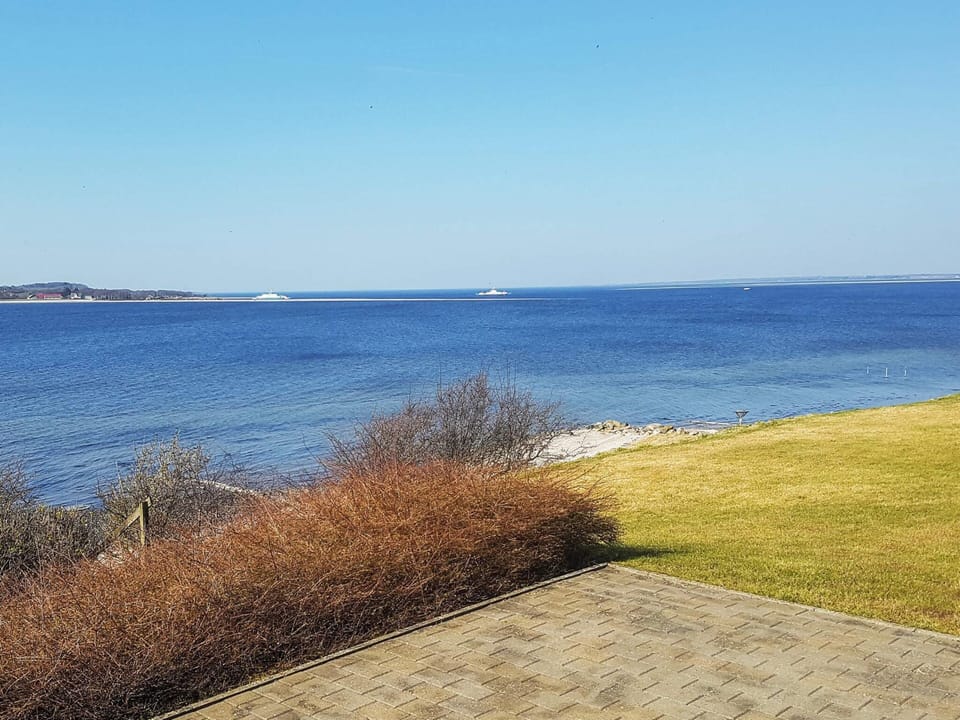 House | Water view