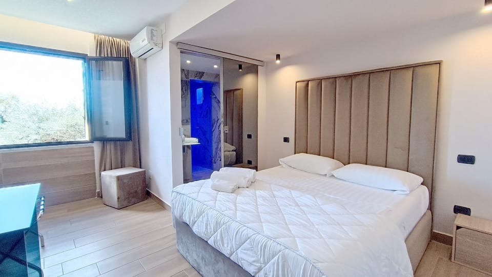 Comfort Double or Twin Room | Down comforters, minibar, desk, laptop workspace