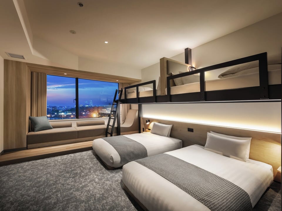 Deluxe Family Room (Bunk) | In-room safe, free WiFi, bed sheets