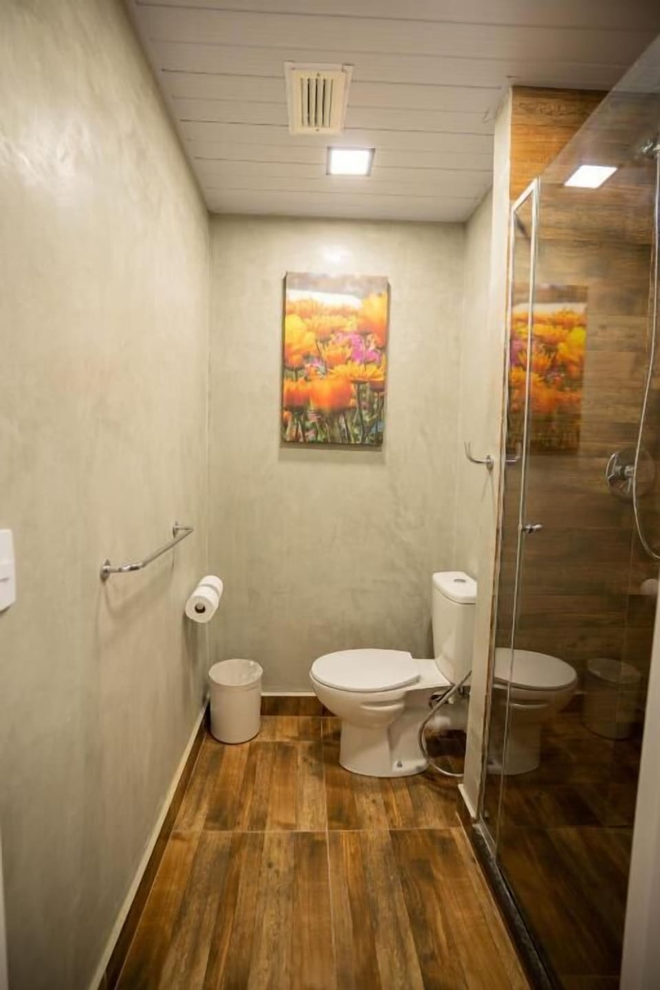Shower, rainfall showerhead, towels, soap