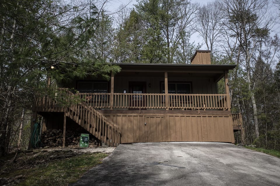 Welcome To Chimney Tops Cabin ! 