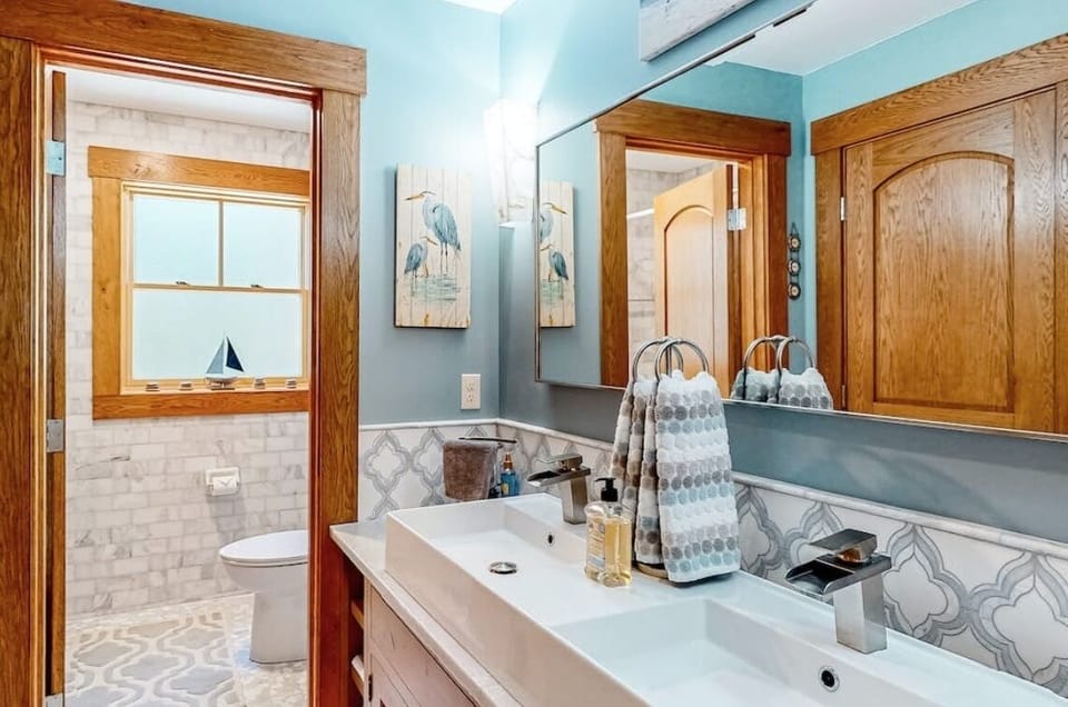 Bathroom double sink