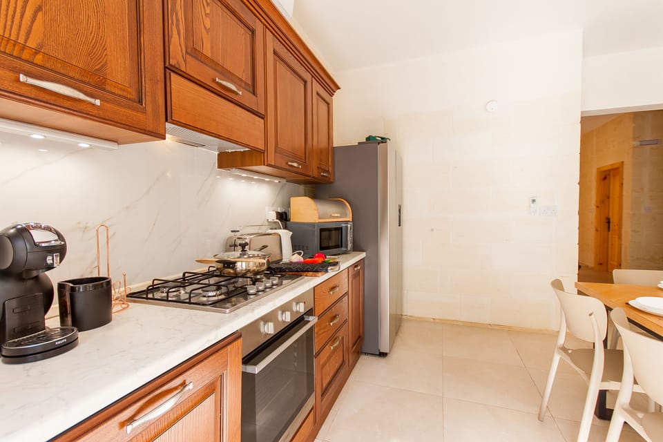 Fitted kitchen