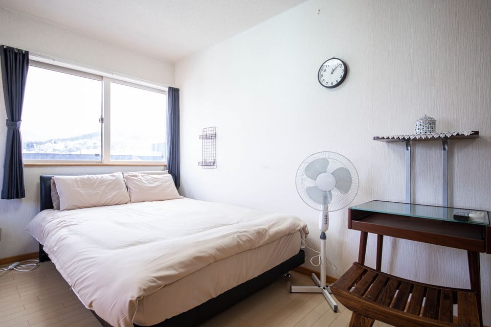 Room | Iron/ironing board, free WiFi