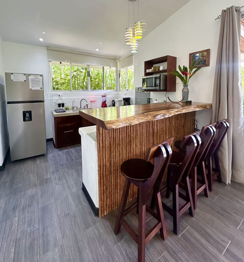Kitchen bar