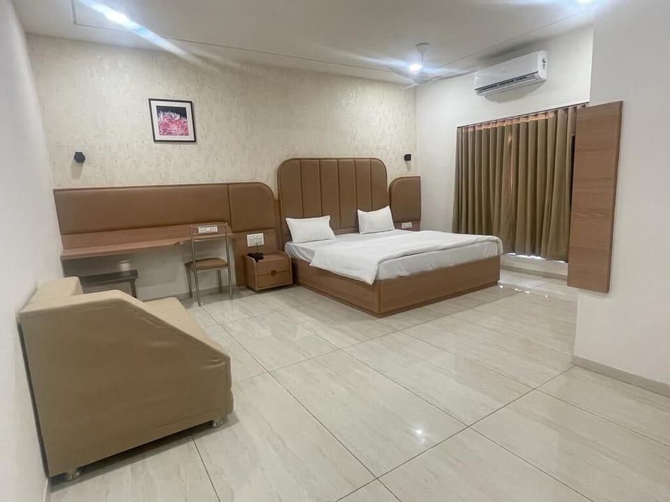 Executive Room | Desk, soundproofing, free WiFi, bed sheets