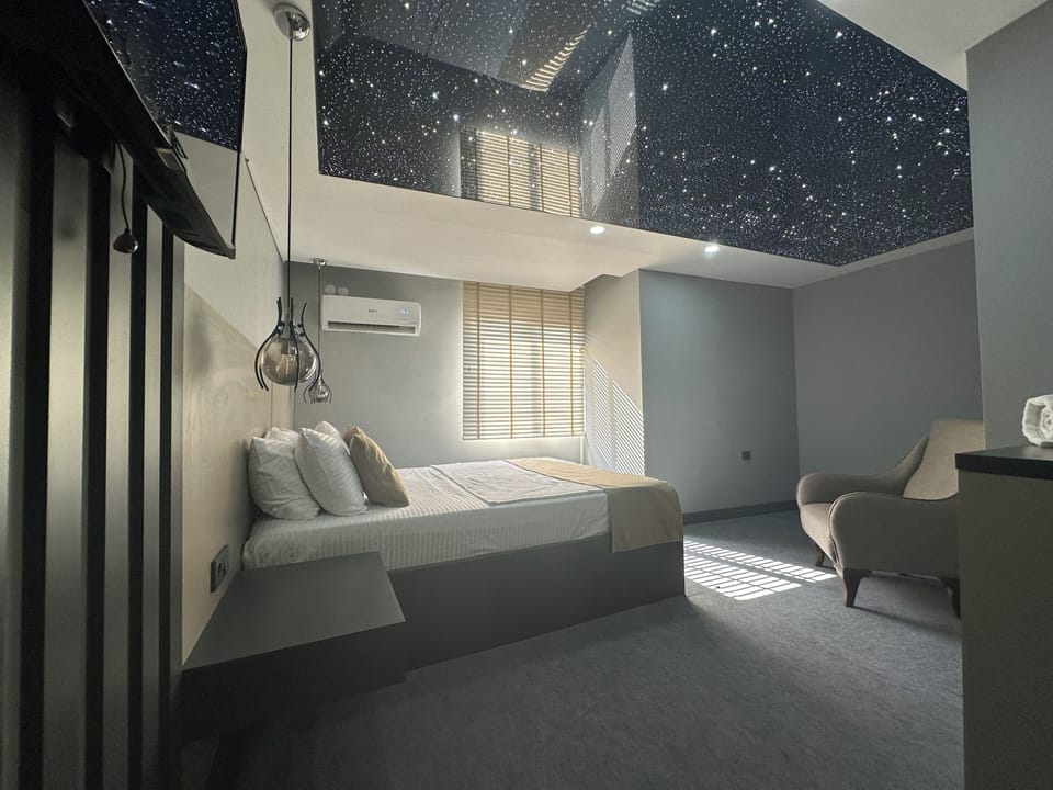 Romantic Double Room | Egyptian cotton sheets, premium bedding, Select Comfort beds