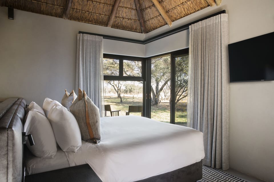Egyptian cotton sheets, premium bedding, minibar, in-room safe