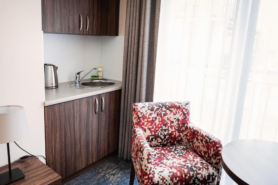 Standard Room, 1 Bedroom | In-room safe, desk, iron/ironing board, free WiFi