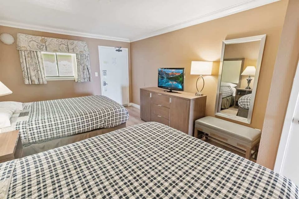 Amazing Bedroom, Beautifully Decorated